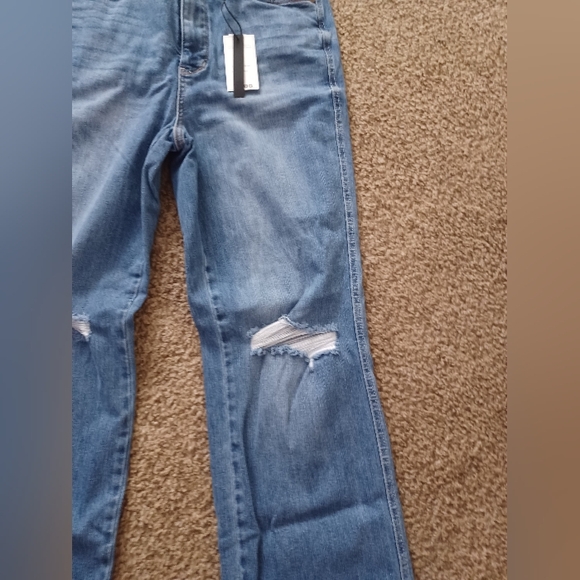 NWT Judy blue tummy control jeans - Picture 2 of 8